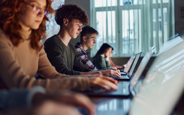 New CIRA Internet Trends Report reveals Canadians are putting trust before convenience